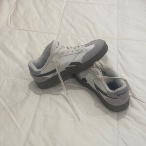 Reebok Men's White and Gray Sneakers